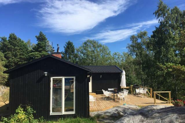 Archipelago-House With Pool, Boat And Bikes Villa Djurhamn Exterior photo